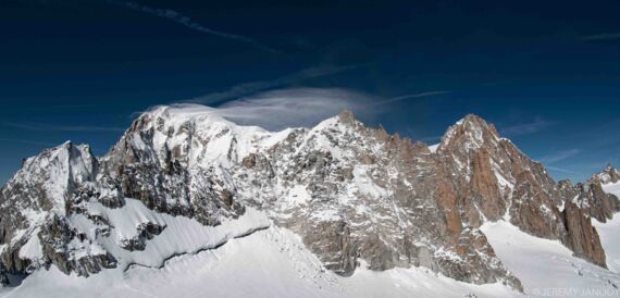 Crossing Aiguilles D'entrêves 